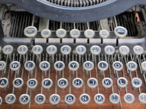 DUSTY VINTAGE KEYBOARD